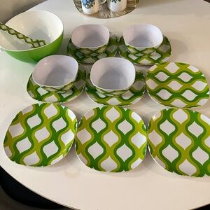 15 Piece Melamine Set Salad Bowl, Servers, 4 Bowls 7 Plates